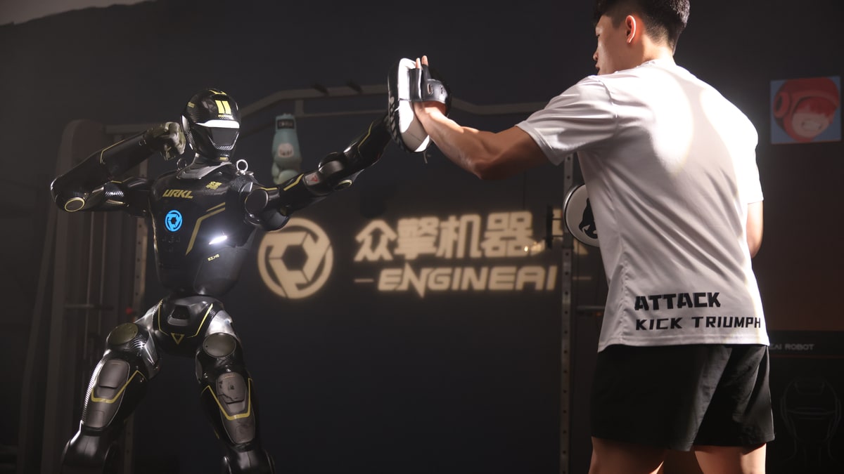 EngineAI humanoid robot training for URKL combat competition